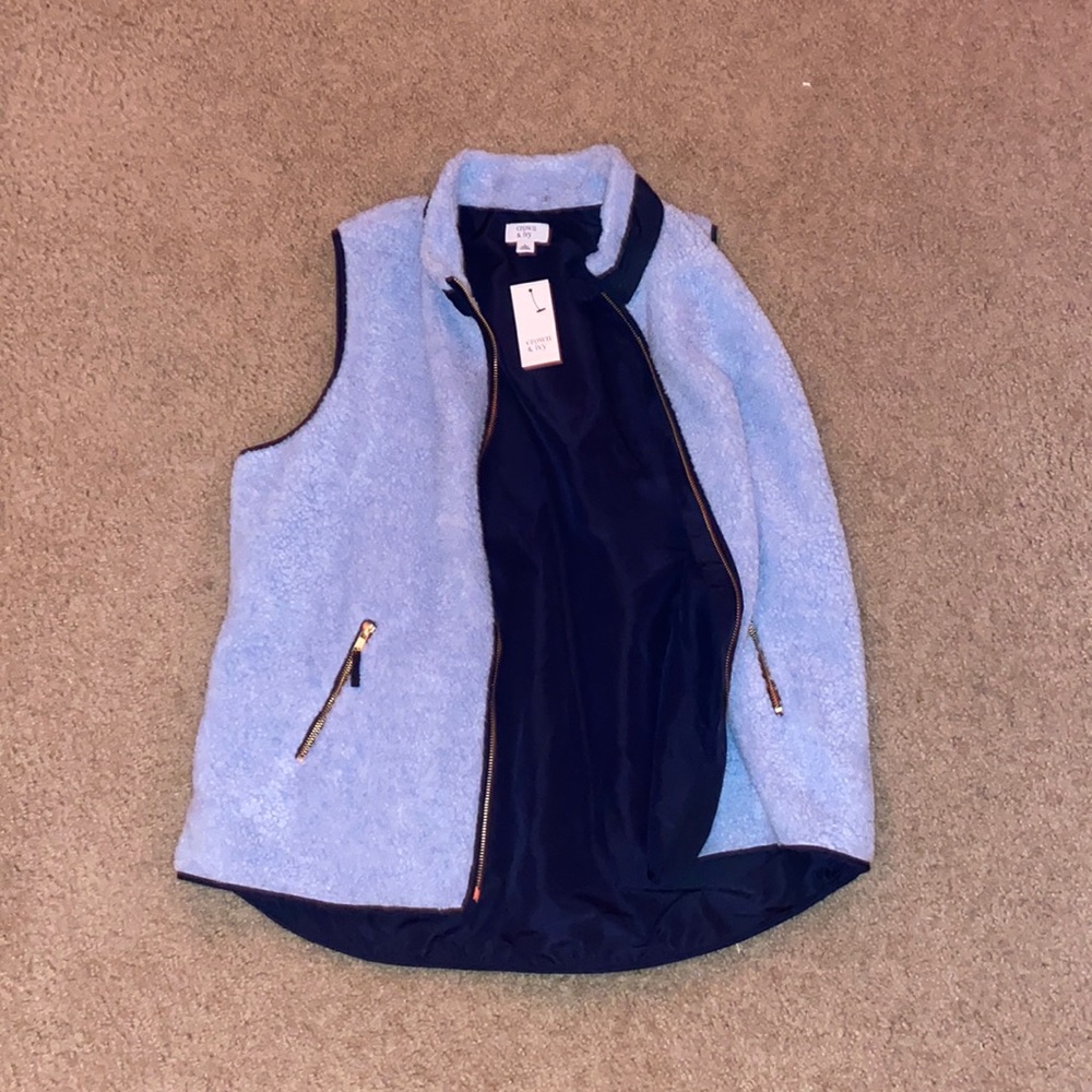 NWT CROWN & IVY FLEECE VEST